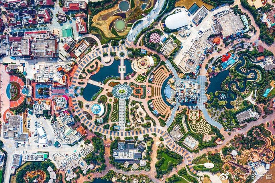 疫情中鸟瞰上海迪士尼乐园_高清图集_新浪网