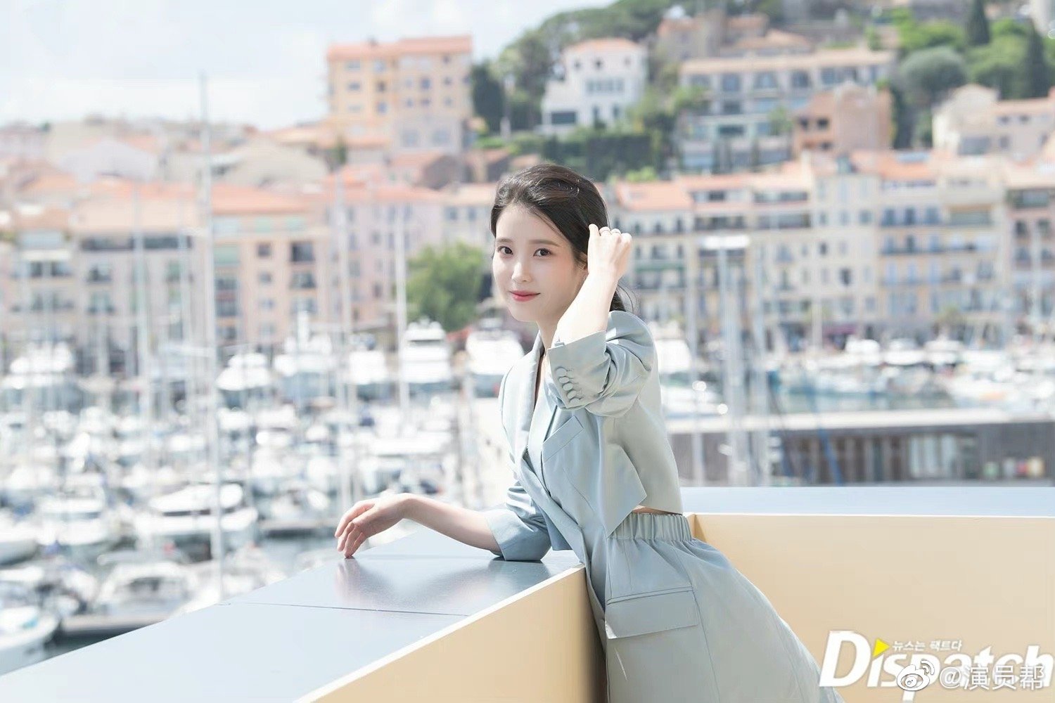 iu李知恩今日雾霾蓝西装清爽亮相戛纳电影节生图状态极佳