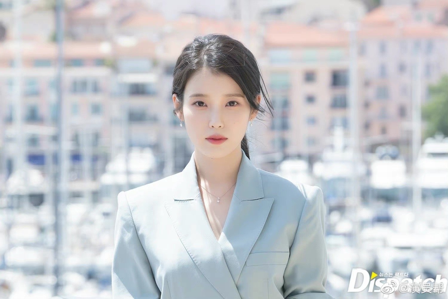 iu李知恩今日雾霾蓝西装清爽亮相戛纳电影节生图状态极佳