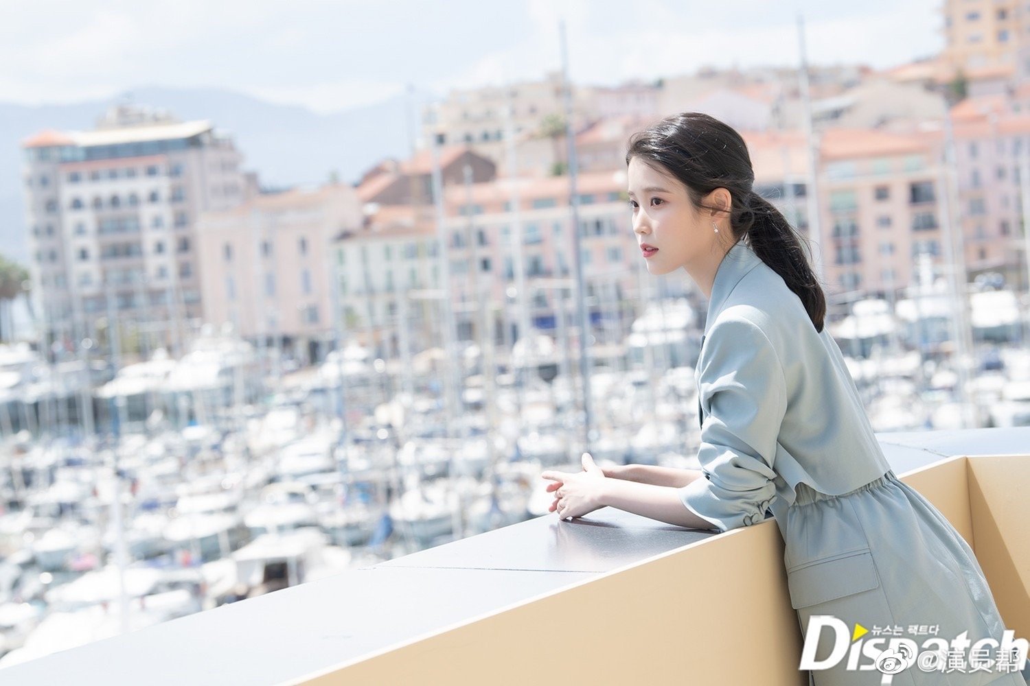 iu李知恩今日雾霾蓝西装清爽亮相戛纳电影节生图状态极佳