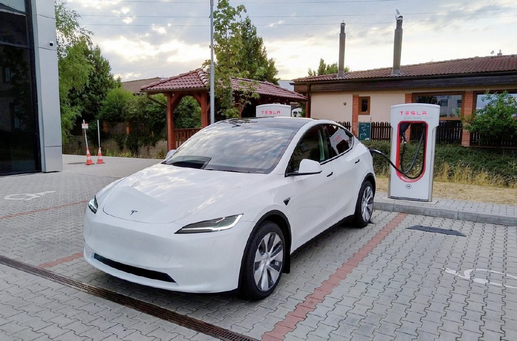 新款特斯拉modely曝光细节调整还会涨价