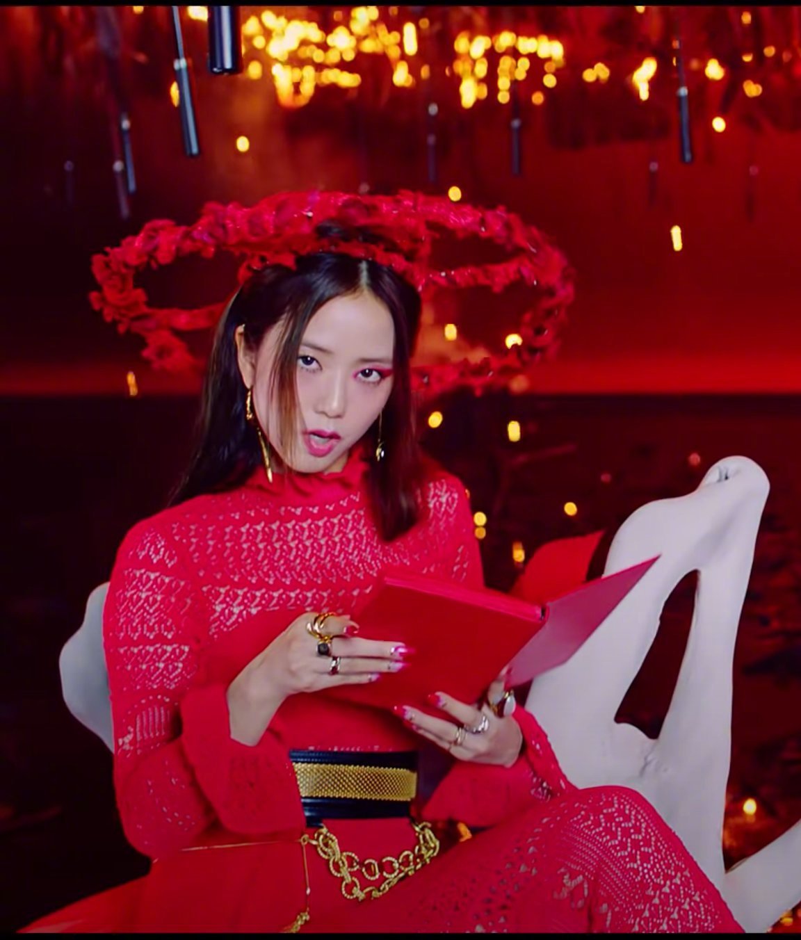 金智秀美就一个字红色太撩人了谁不可以