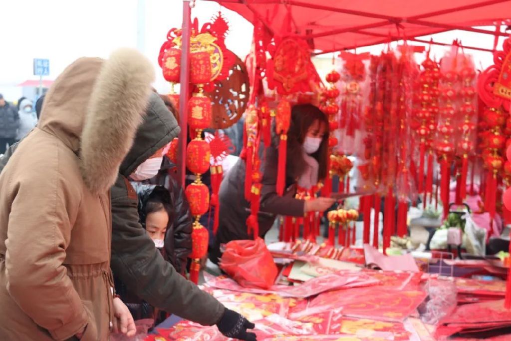 冬游齐鲁下小雪赶大集感受淄川西关大集冬日别样烟火气