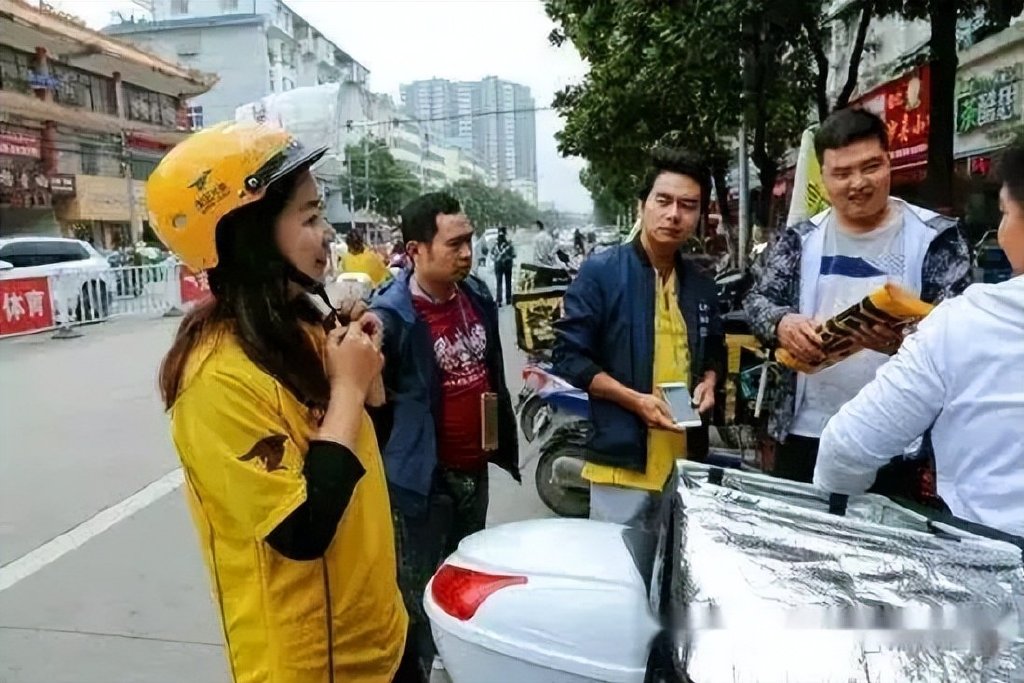 女大学生暑假兼职送外卖被顾客辱骂，要学会尊重当年的自己休闲区蓝鸢梦想 - Www.slyday.coM