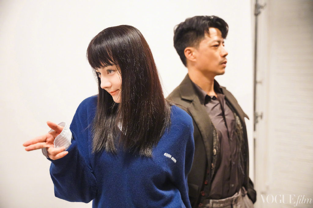 迪丽热巴段奕宏杂志大片曝光,氛围感拉满,撞脸《杀手不太冷》休闲区蓝鸢梦想 - Www.slyday.coM 迪丽热巴段奕宏杂志大片曝光,氛围感拉满,撞脸《杀手不太冷》休闲区蓝鸢梦想 - Www.slyday.coM