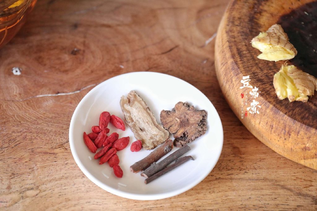 中秋家宴给家人煲个好汤吧,补气养身贴秋膘,不能少休闲区蓝鸢梦想 - Www.slyday.coM 中秋家宴给家人煲个好汤吧,补气养身贴秋膘,不能少休闲区蓝鸢梦想 - Www.slyday.coM