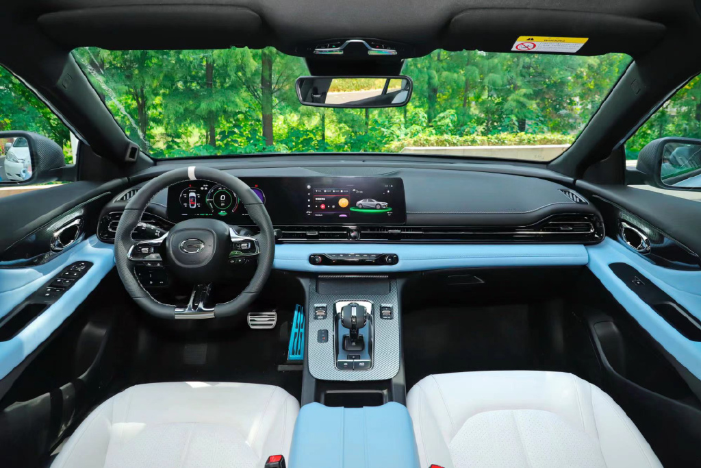 便宜又省油，15万就能买顶配，这几款混动车型性价比爆表！