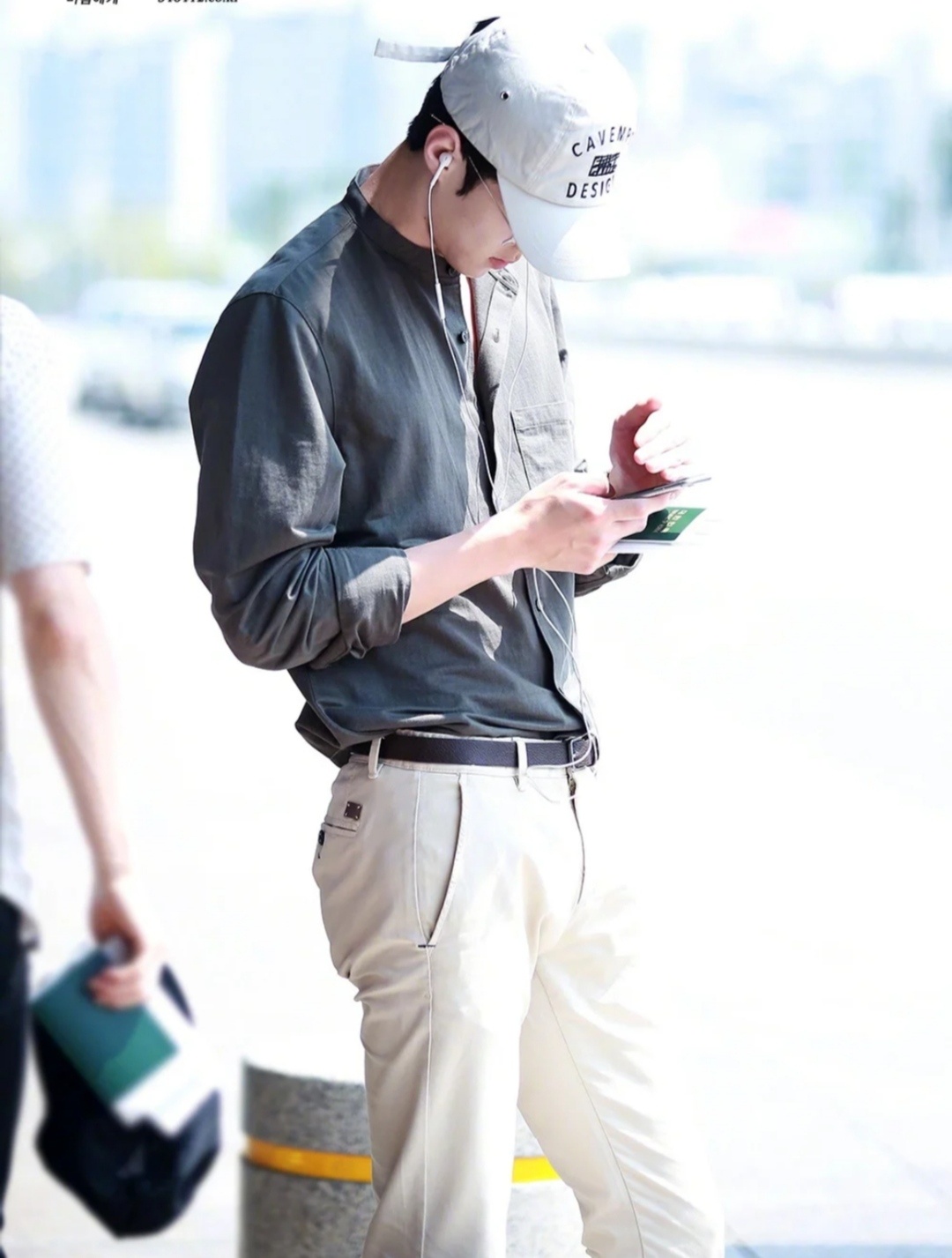 韩爱豆吴世勋 优越大长腿_高清图集_新浪网