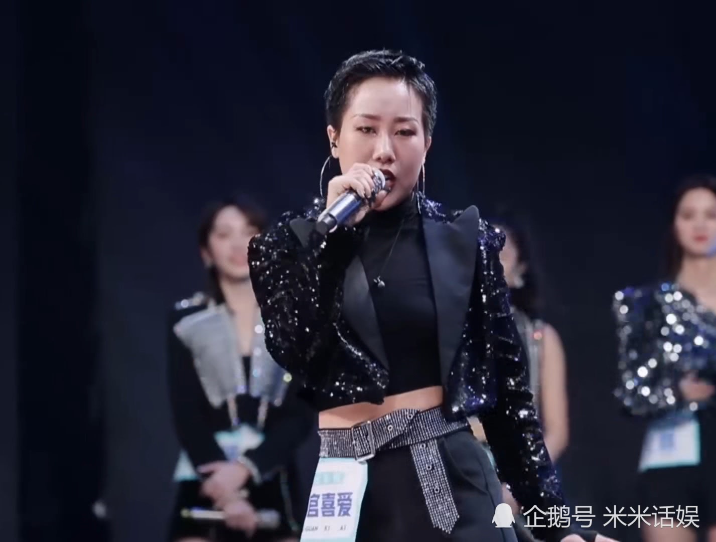 上官喜爱被嘲最丑训练生当她换上长发允许你重新组织语言