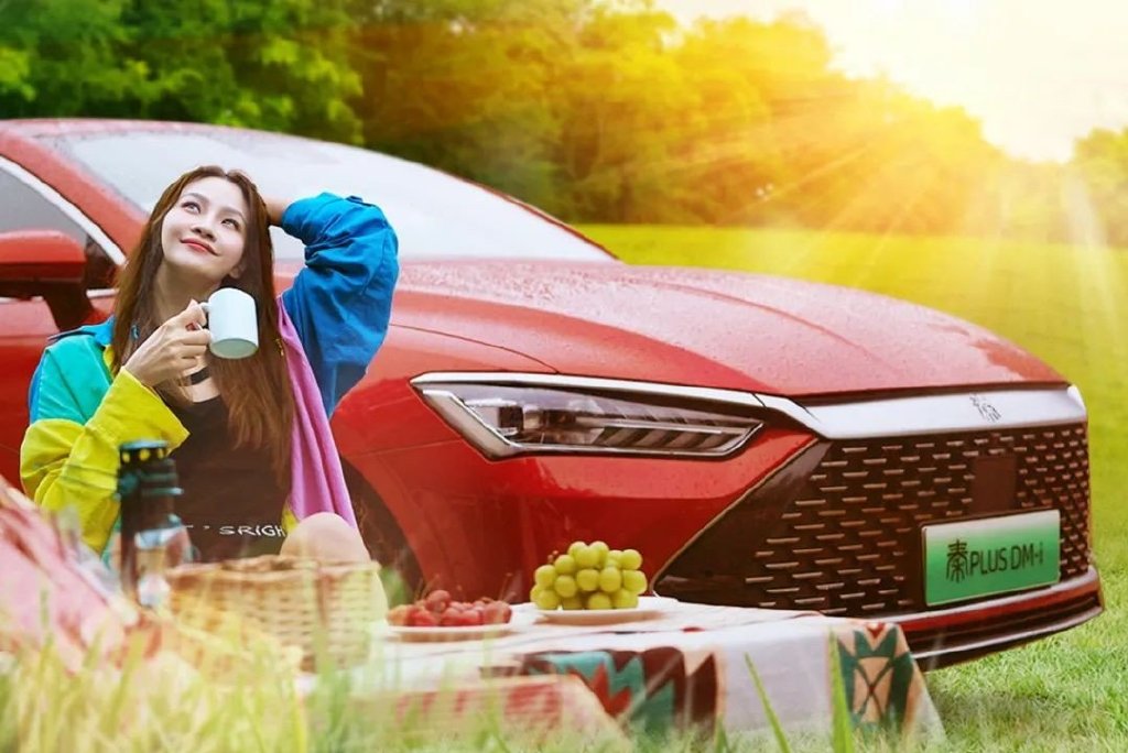 便宜又省油，15万就能买顶配，这几款混动车型性价比爆表！