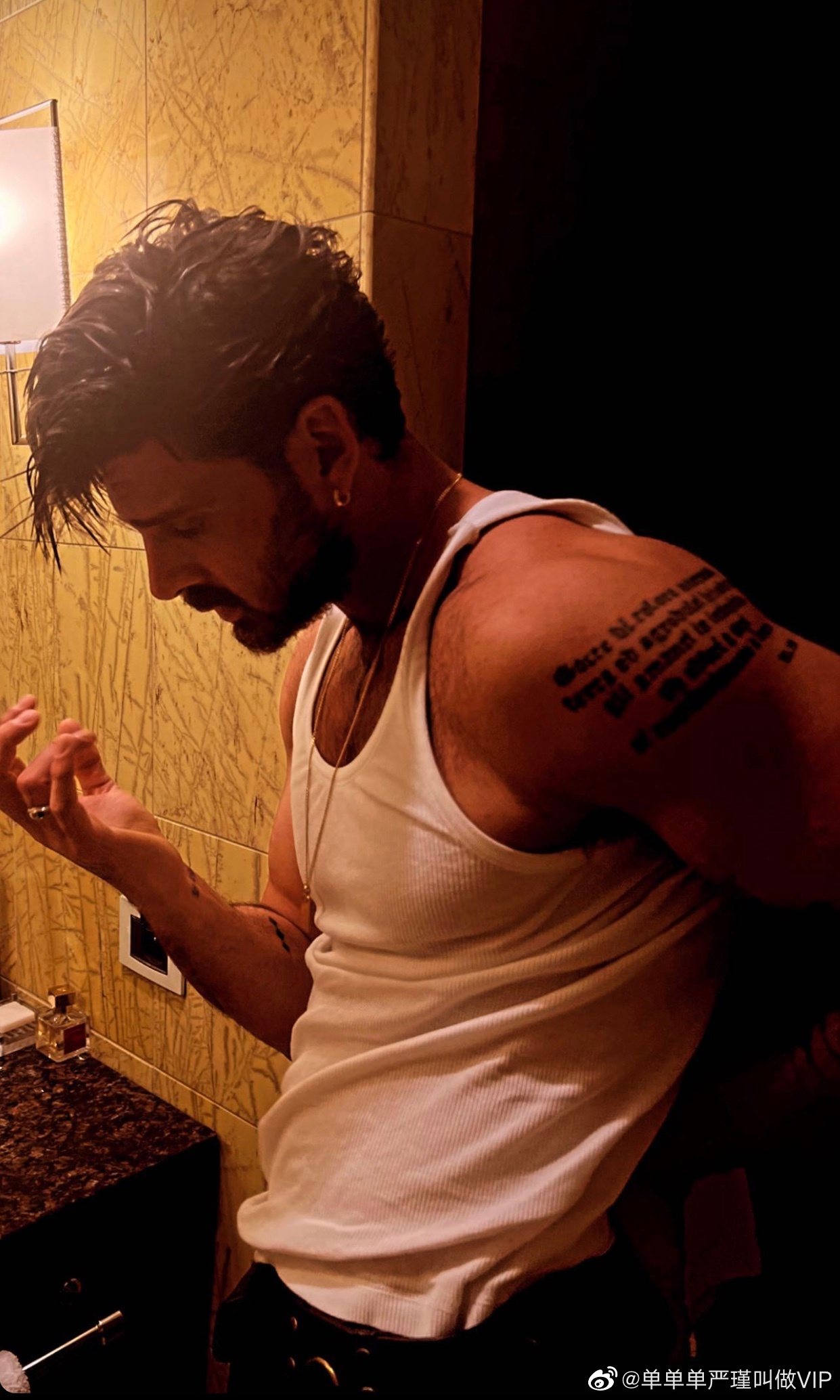 这个世界上怎么会有迈克尔莫罗内这样的猛男啊_高清图集_新浪网