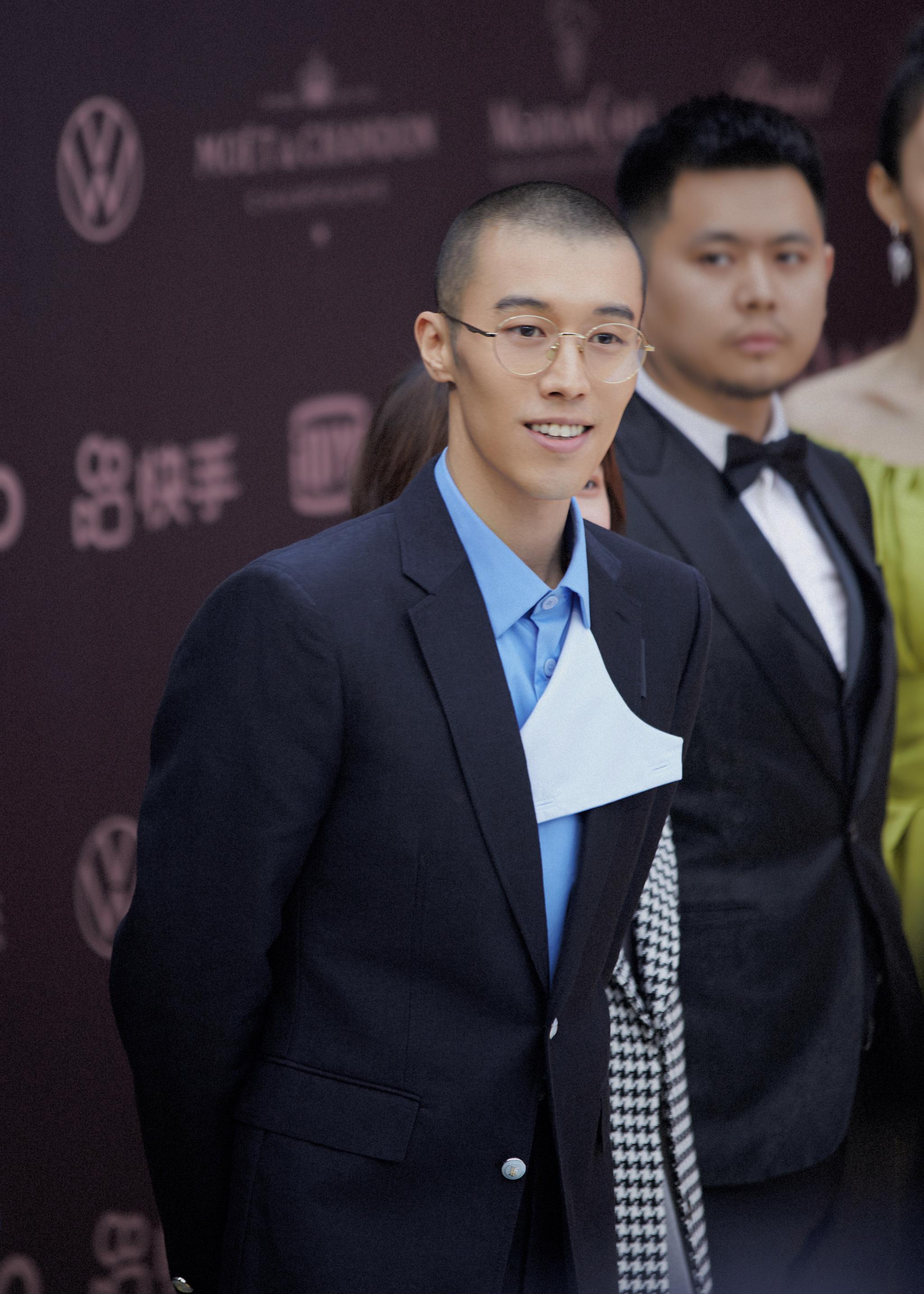 野马分鬃》亮相第四届平遥国际电影展开幕红毯|电影展|周游_新浪新闻