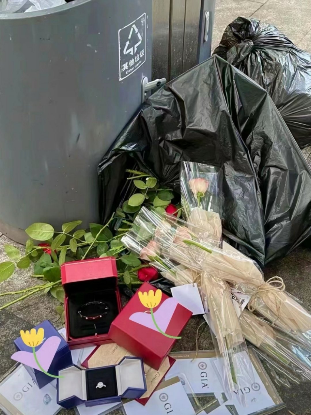 扔到垃圾桶的基本都是花,难道还不清楚啥意思吗?