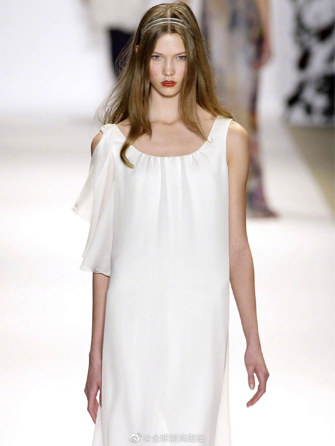 超模卡莉·克劳斯,海盗爷的最爱,名副其实的dior小精灵_高清图集_新浪