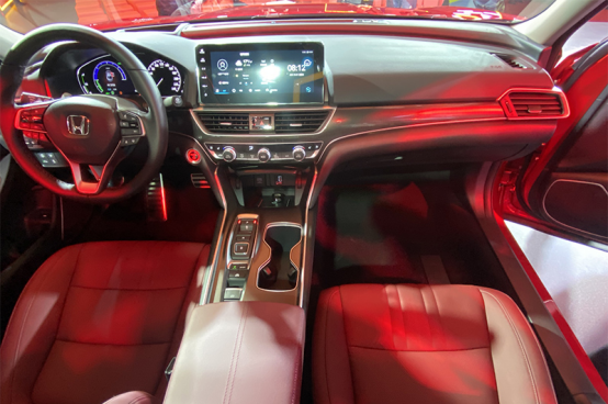 雅阁中期改款16.98万起 "十代半"有哪些升级?