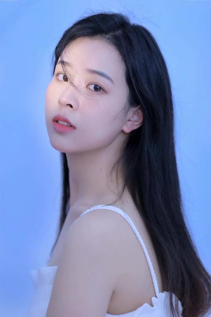 余艺165cm 49kg 天秤座_高清图集_新浪网