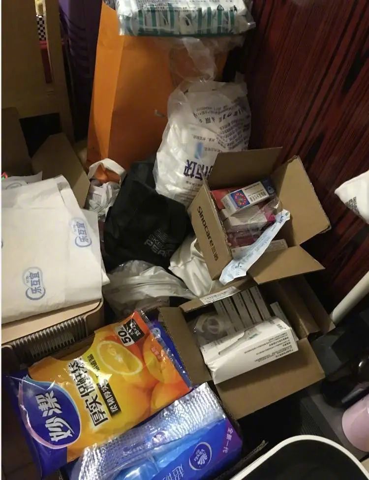 上海这个小区的生日会火了!凌晨,300多人在等蛋糕,我却看哭了休闲区蓝鸢梦想 - Www.slyday.coM 上海这个小区的生日会火了!凌晨,300多人在等蛋糕,我却看哭了休闲区蓝鸢梦想 - Www.slyday.coM