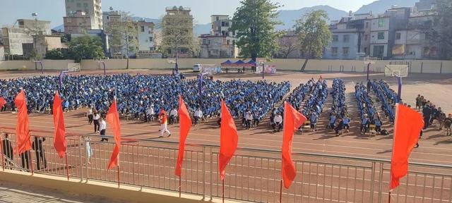 揭西检察:法治进校园走进河婆中学|揭西县|学生|人民检察院_新浪新闻