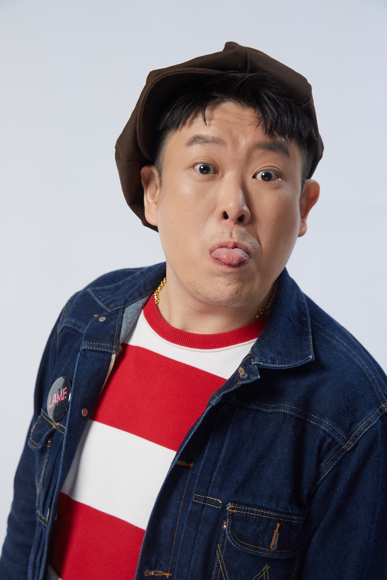 颜艺大师——@刘昊rock @joyside乐队 昊昊祝大家周末愉快!