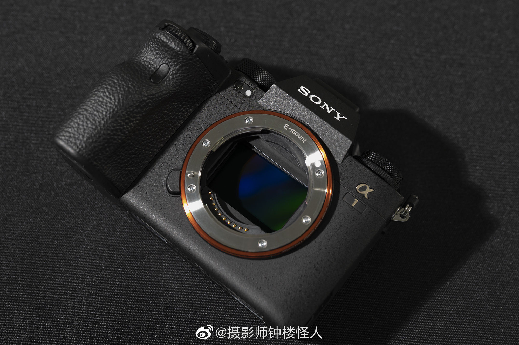 下午参加索尼alpha1体验会现场拍摄的一组索尼alpha1的外观图