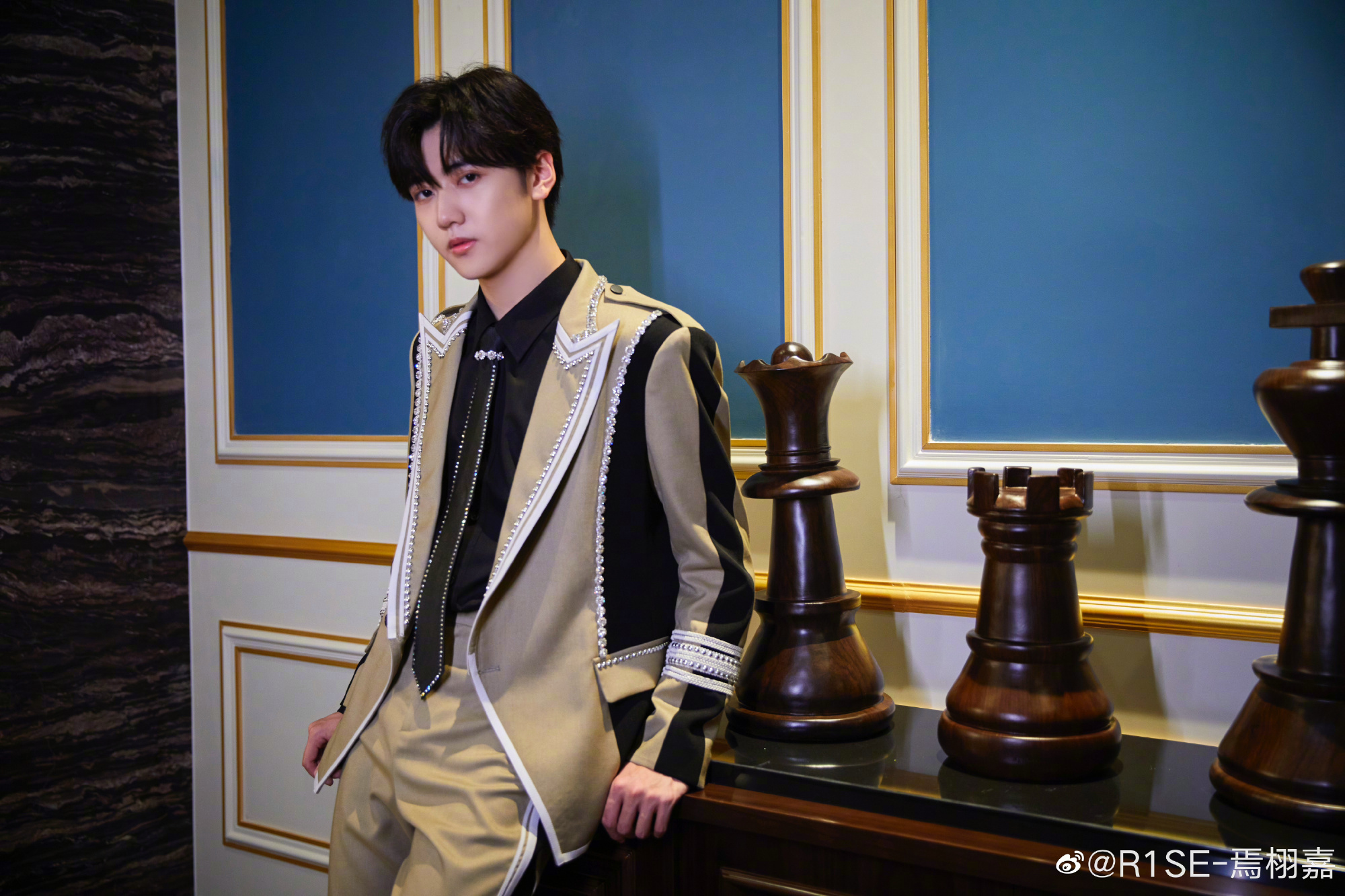 焉栩嘉最新大片～ 这大长腿好绝!