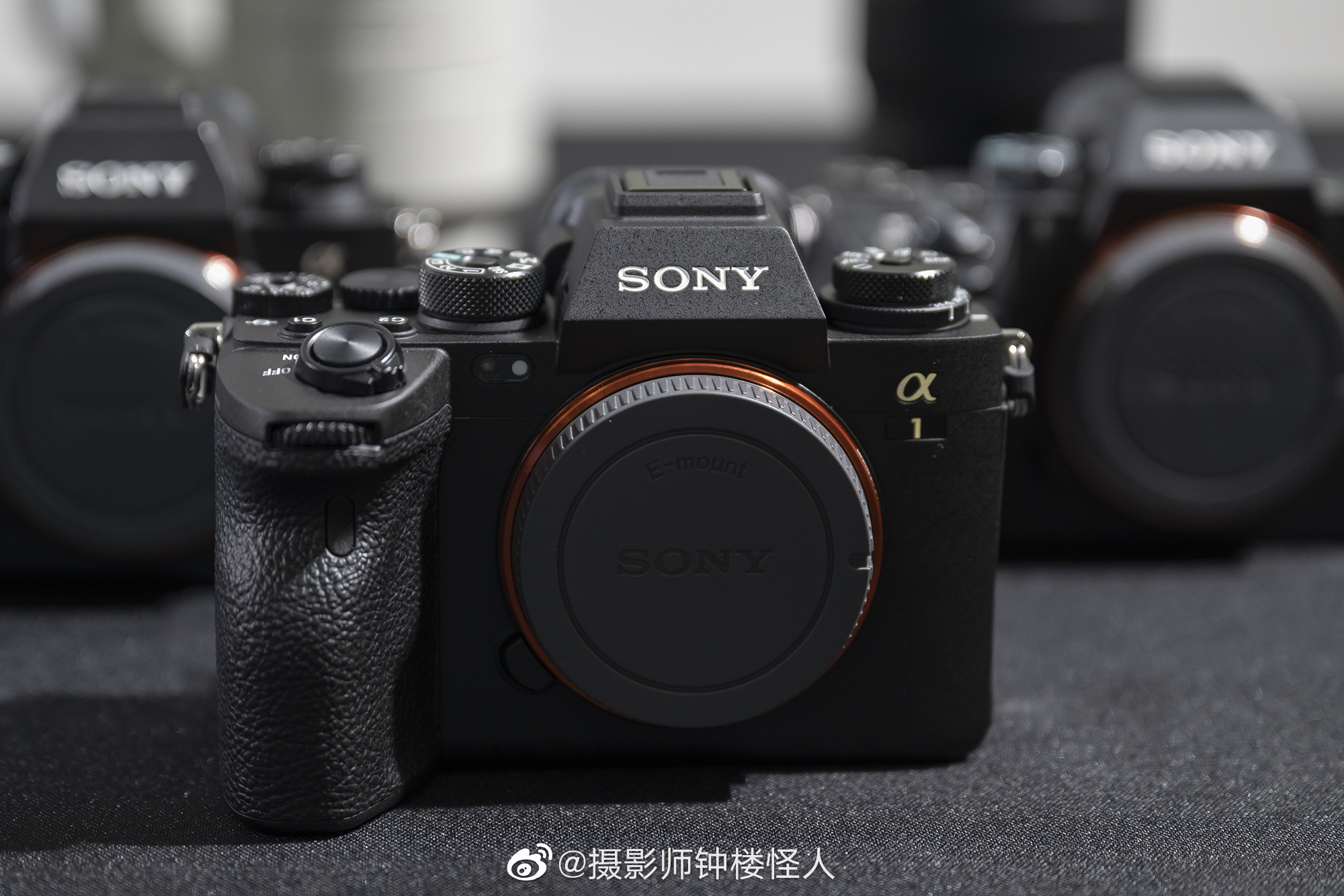 下午参加索尼alpha1体验会现场拍摄的一组索尼alpha1的外观图