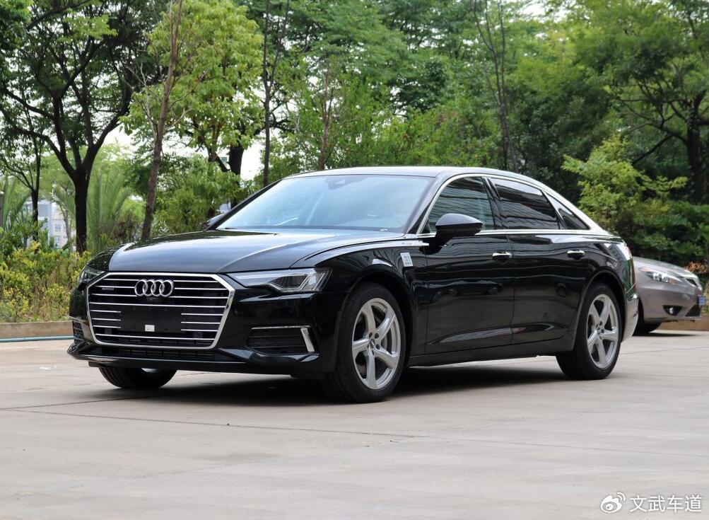 启动车辆就弹"续费提醒",奥迪a6l"弹窗"骚扰何时休?