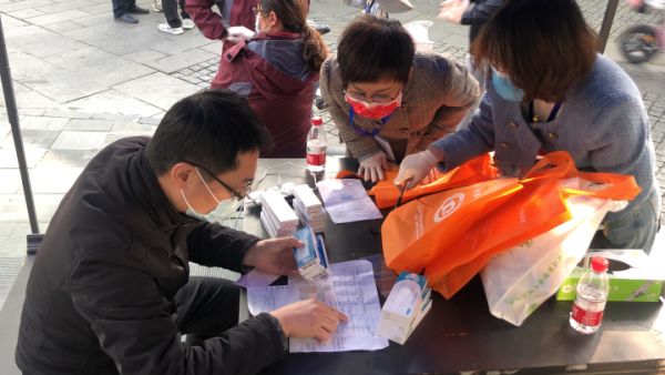 送菜送药，嘘寒问暖，疫情之下杭州这个小区内的生活依旧充满温馨休闲区蓝鸢梦想 - Www.slyday.coM