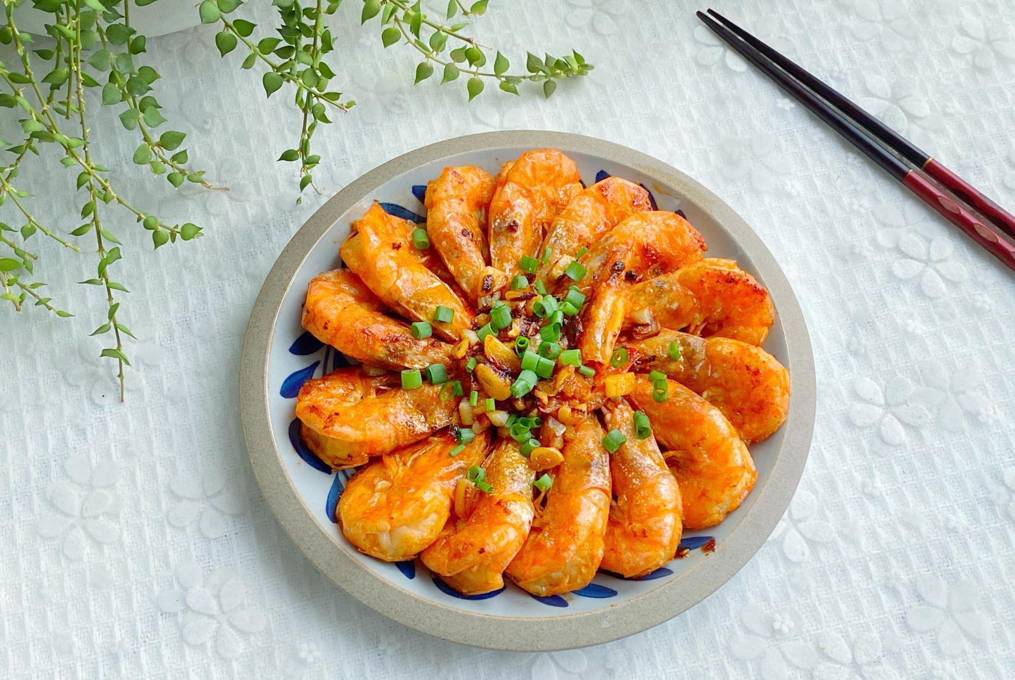 油焖大虾的家常做法做法简单又方便外壳香酥又美味上桌秒光