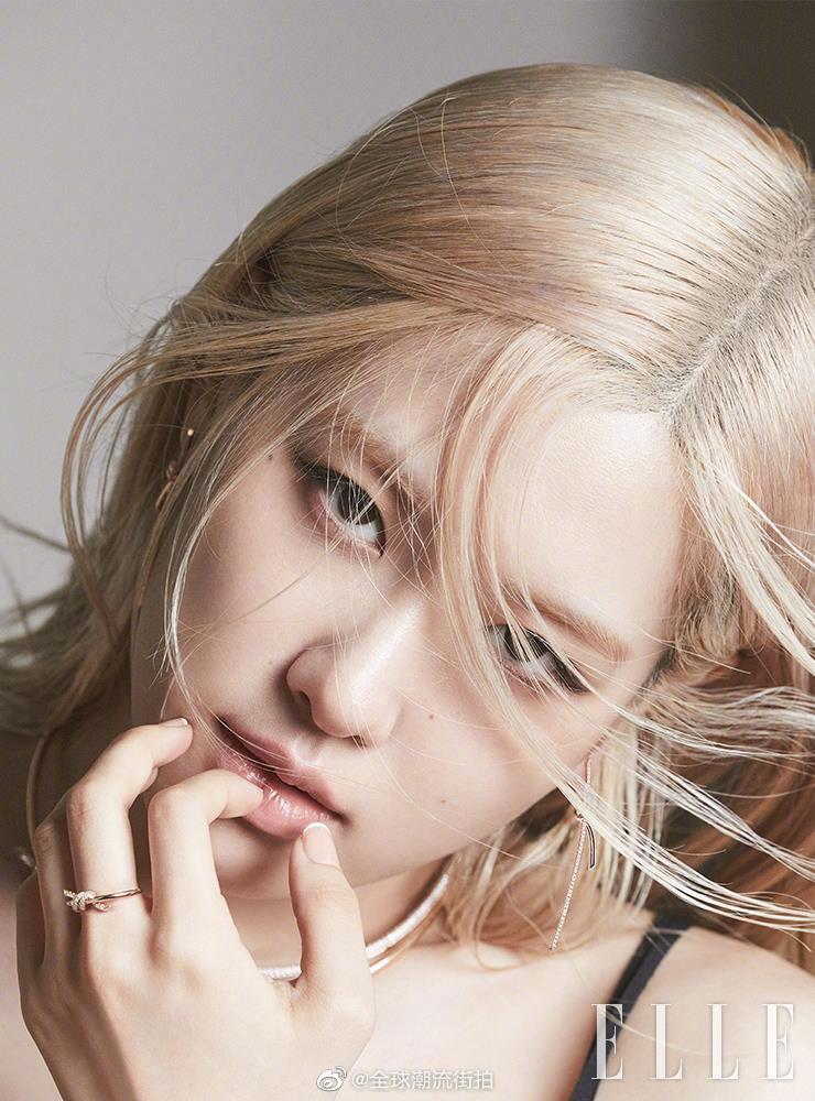 朴彩英 《elle 》韩国版六月刊封面大片释出,轻奢居家高级质感