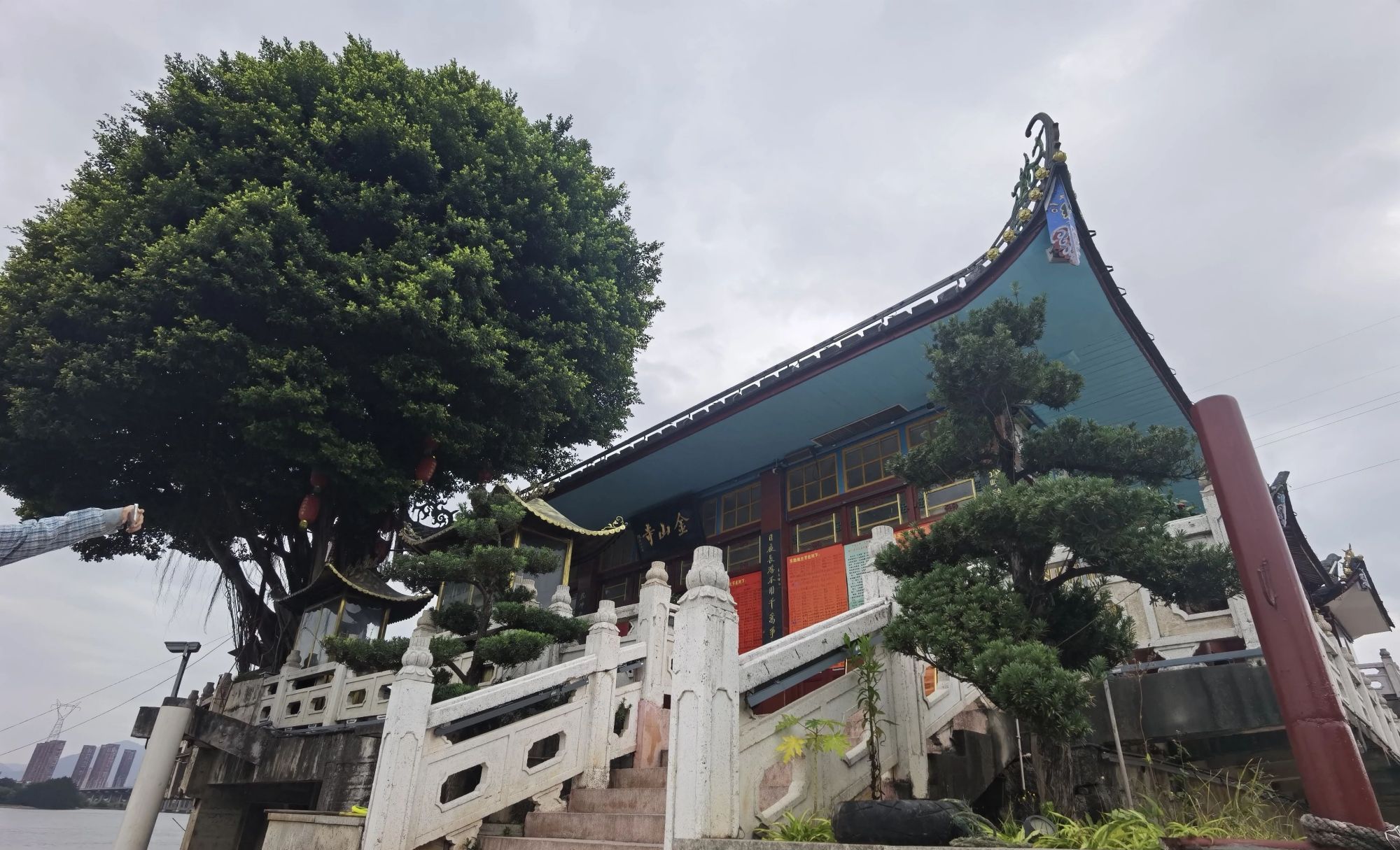 舟车无数画栏外方寸独留鸥鹭闲福州金山寺