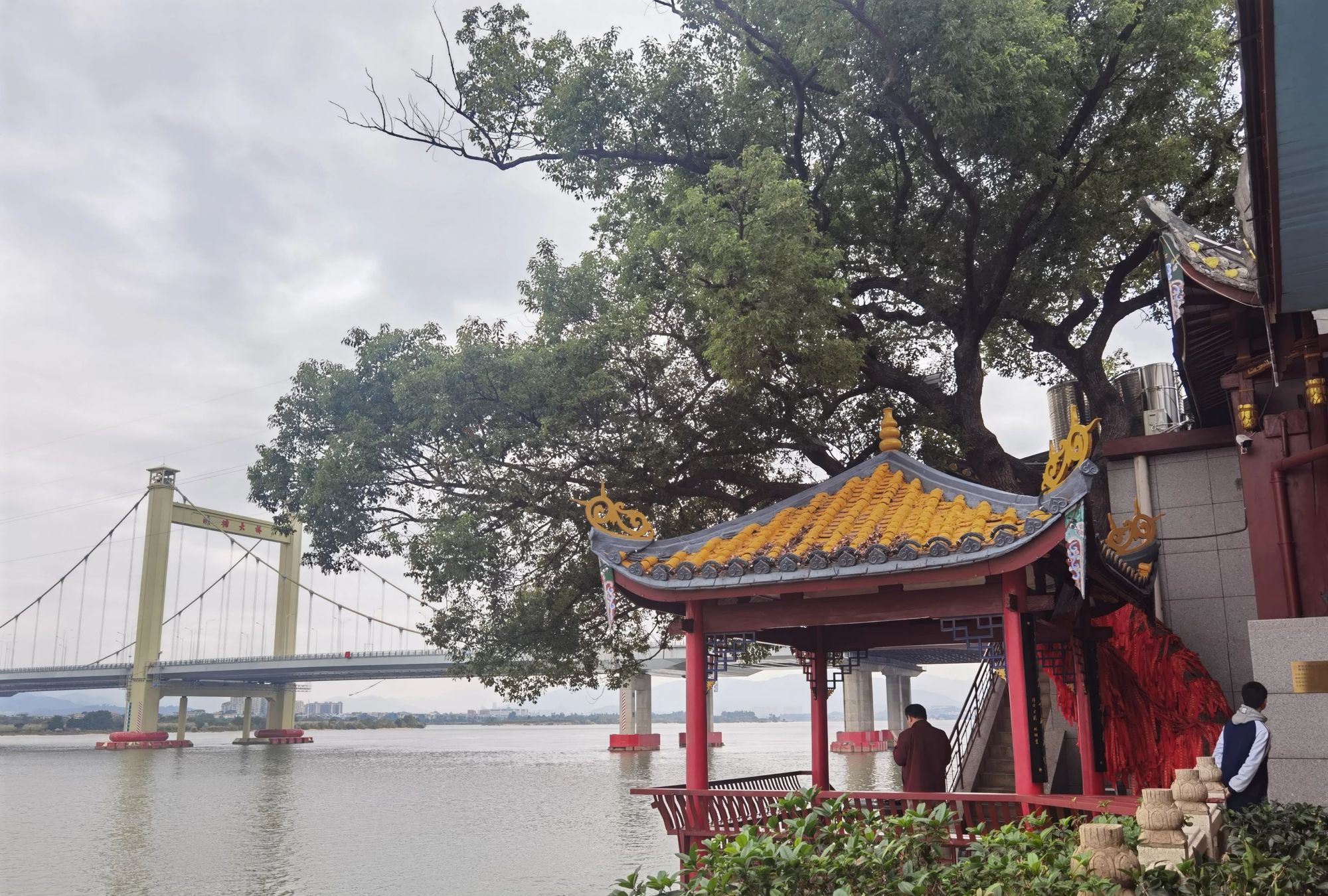 舟车无数画栏外方寸独留鸥鹭闲福州金山寺