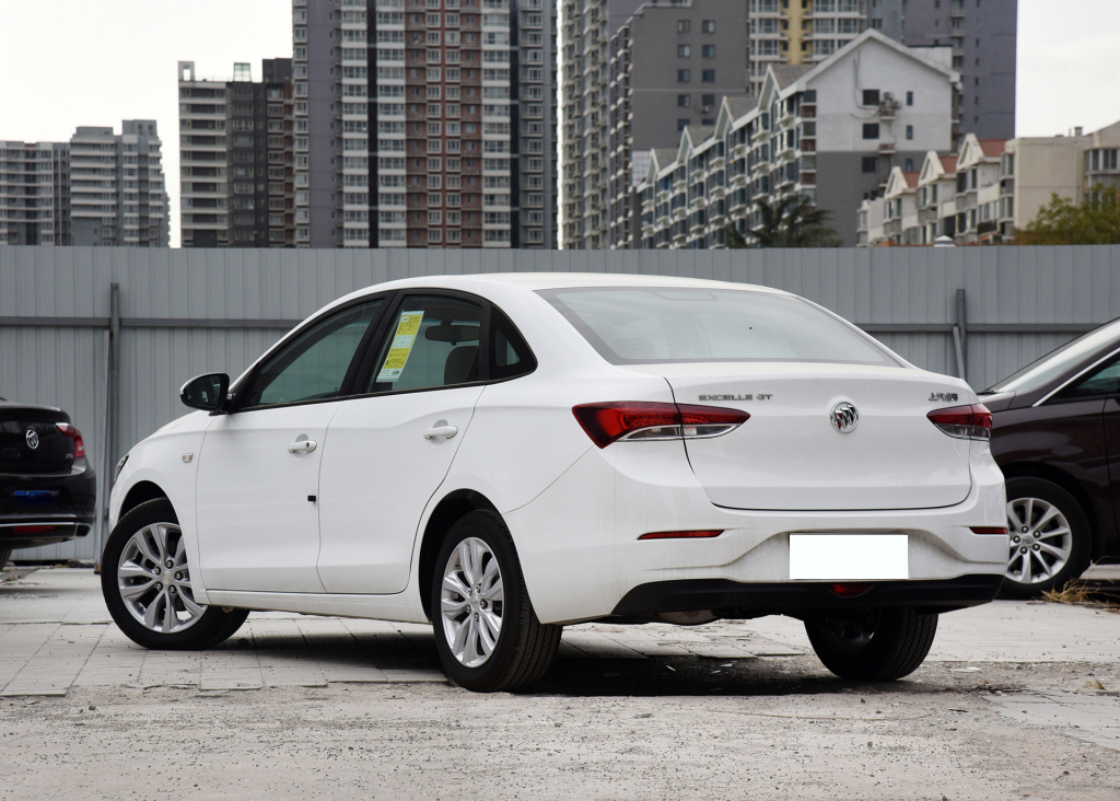 8万多买台别克英朗,自动挡带天窗,日常代步够用,颜值也很高