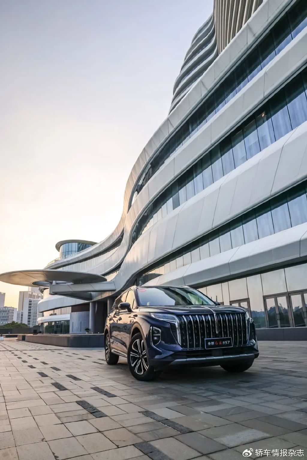 0t,大三排的全新红旗hs7主攻家用-新浪汽车