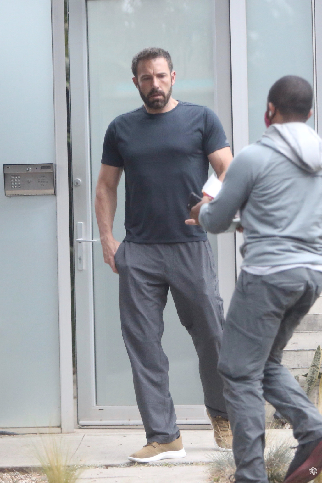 因此身材壮硕的大本,也被影迷们誉为了"最像漫画的蝙蝠侠演员"!