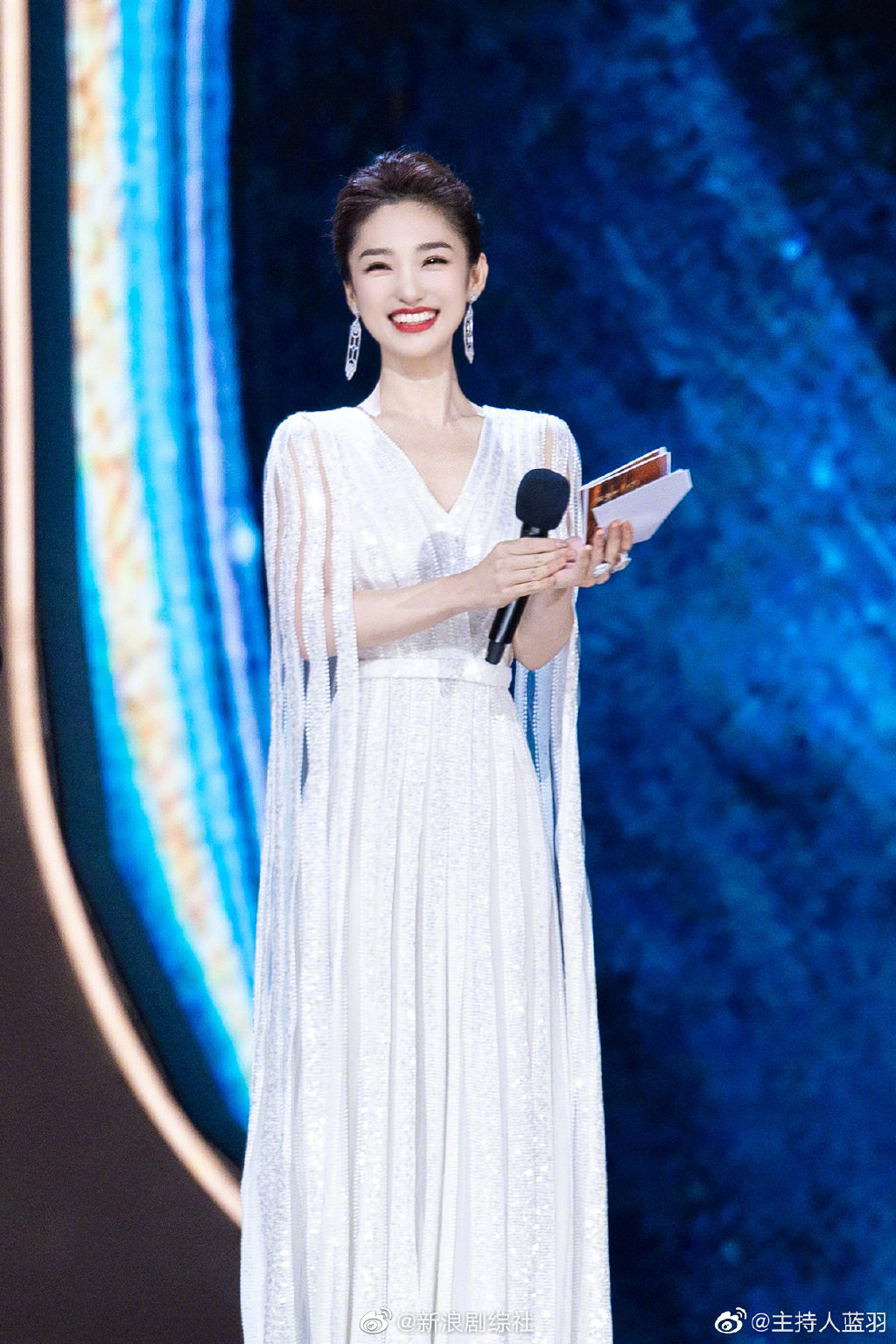 在颁奖典礼后,独家采访了华表奖优秀女演员张子枫,优秀男演员刘烨,并