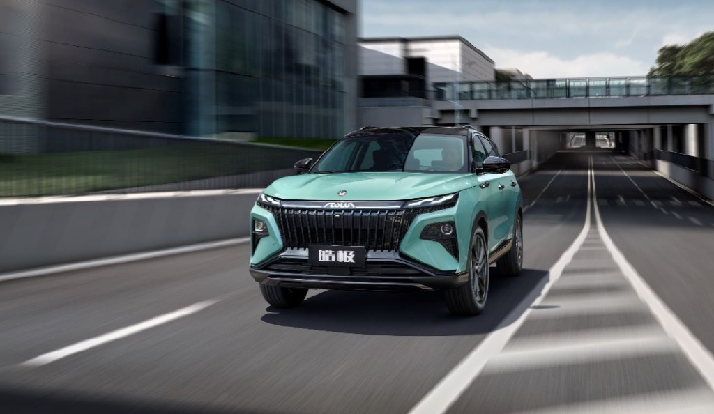 便宜又省油，15万就能买顶配，这几款混动车型性价比爆表！