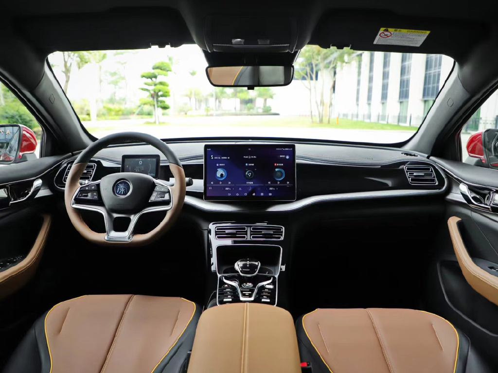 便宜又省油，15万就能买顶配，这几款混动车型性价比爆表！