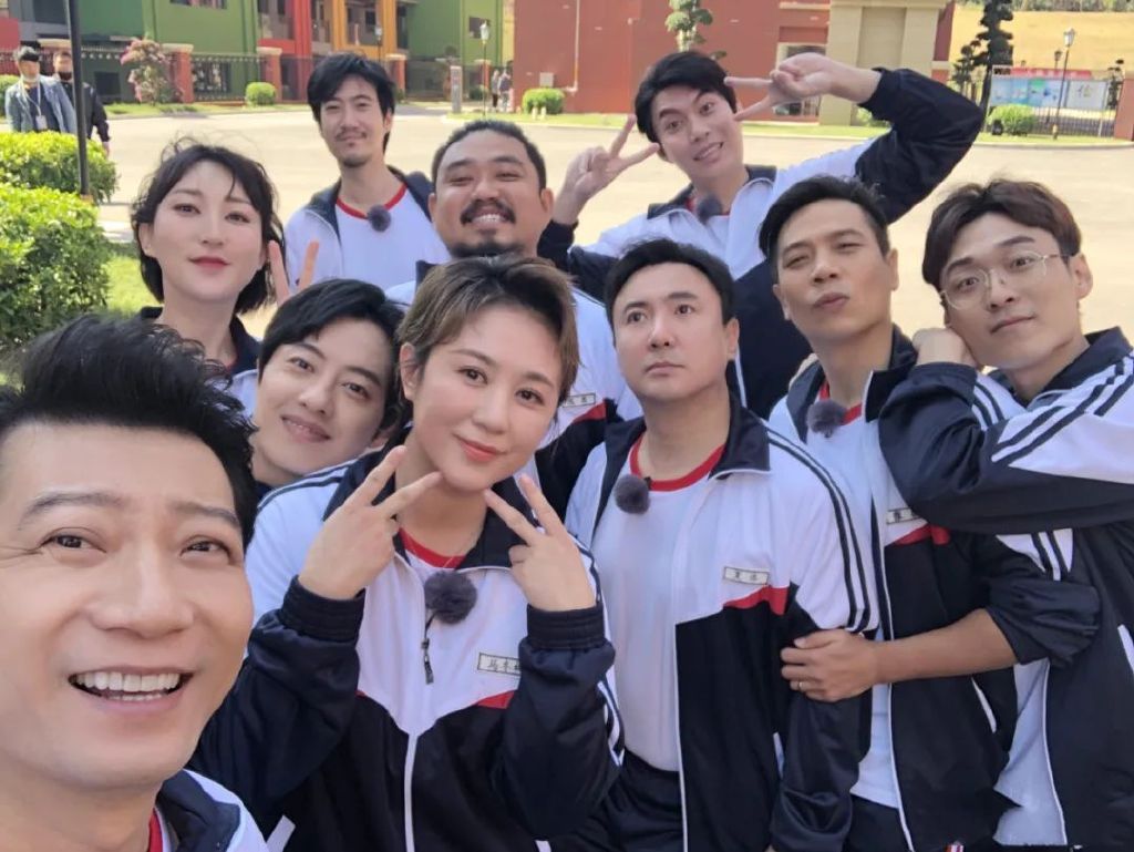 打个巴掌再赏个甜枣,脱掉底裤换票房的开心麻花,连脸都不要了休闲区蓝鸢梦想 - Www.slyday.coM 打个巴掌再赏个甜枣,脱掉底裤换票房的开心麻花,连脸都不要了休闲区蓝鸢梦想 - Www.slyday.coM