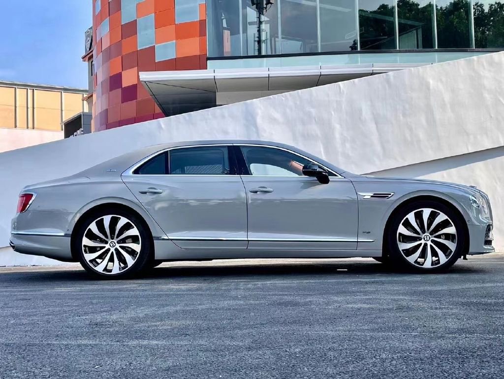 移动的行宫宾利飞驰首发限量四座