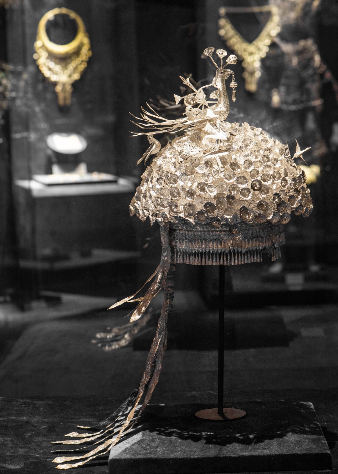 贵州民族博物馆藏· 苗族银凤冠