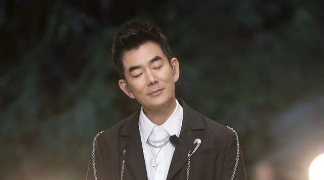 芒果头条丨你永远可以相信小齐哥休闲区蓝鸢梦想 - Www.slyday.coM