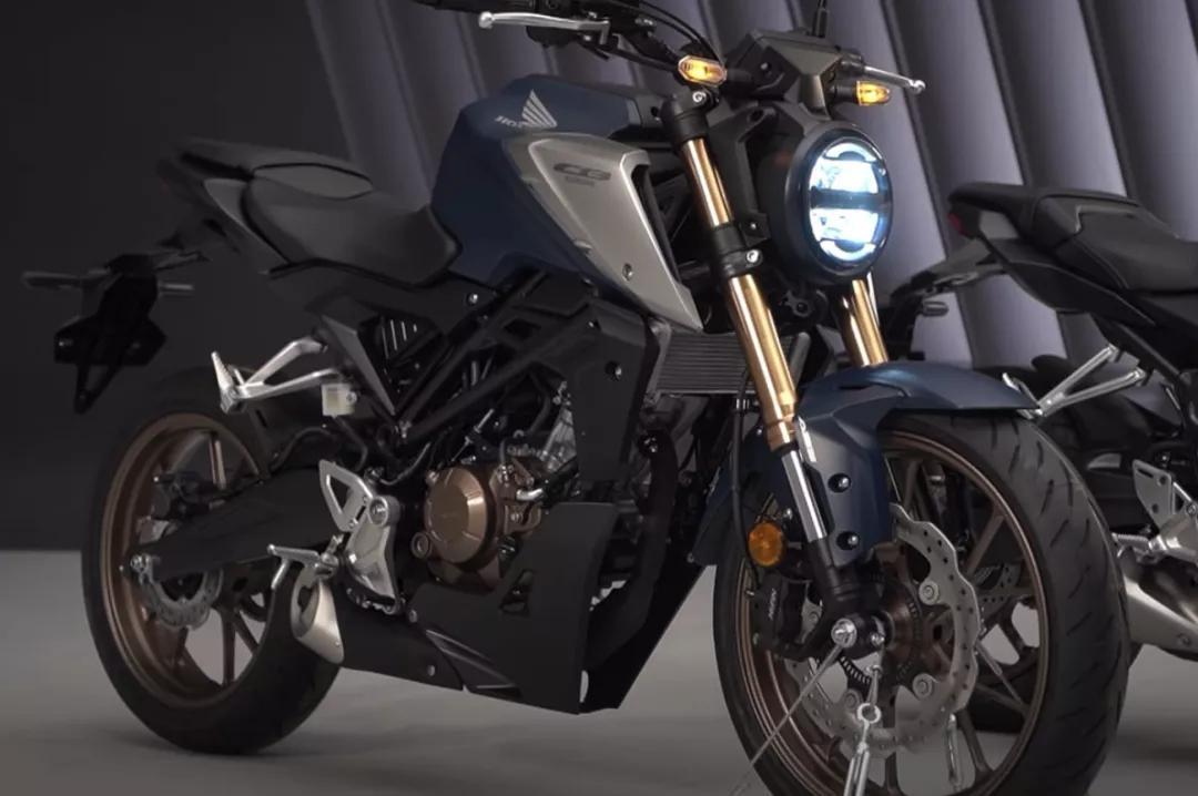 配置超高的125本田入门级的cb125r运动街车