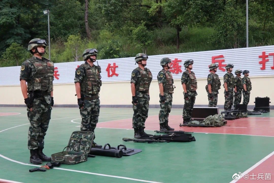 一组图带你走进武警兵哥哥日常生活的瞬间