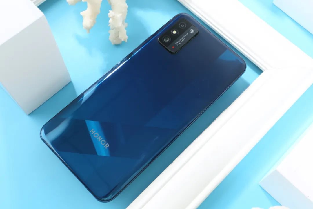 开启5g大屏时代荣耀x10max图赏