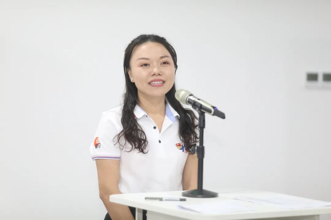 在"我们40"视频作品审片会上,何素芬以视频主角的身份分享了自己的