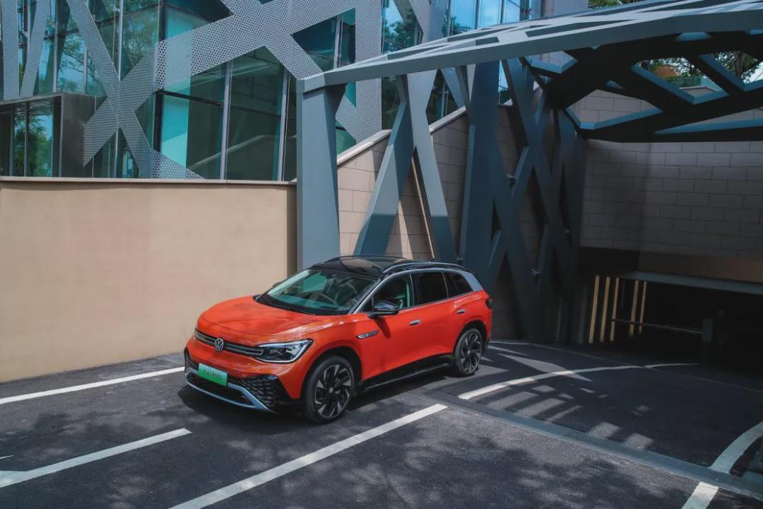 手握30万元，一汽-大众ID.6 CROZZ和特斯拉Model Y谁更值得买？