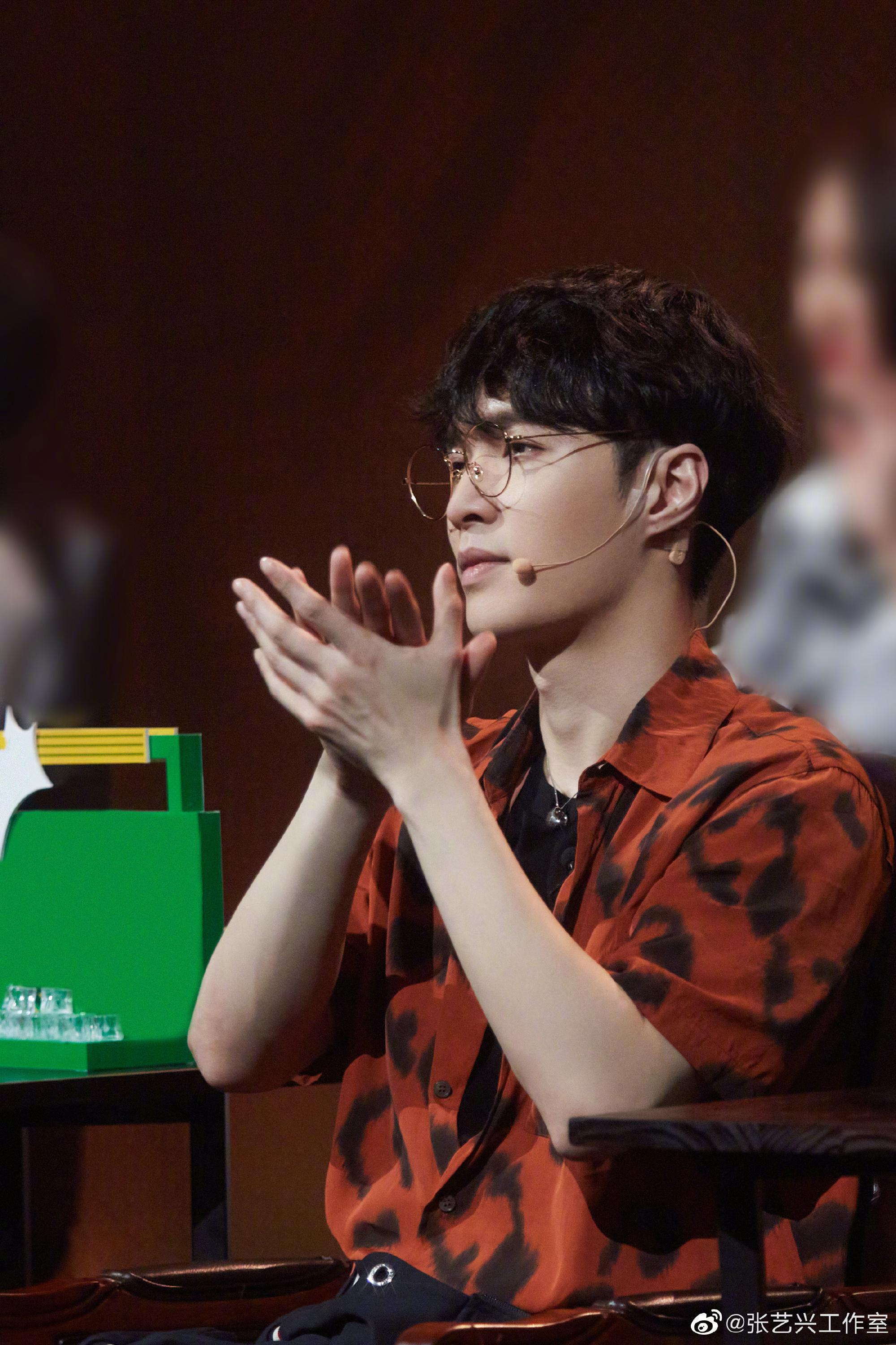 张艺兴《我是唱作人》新造型