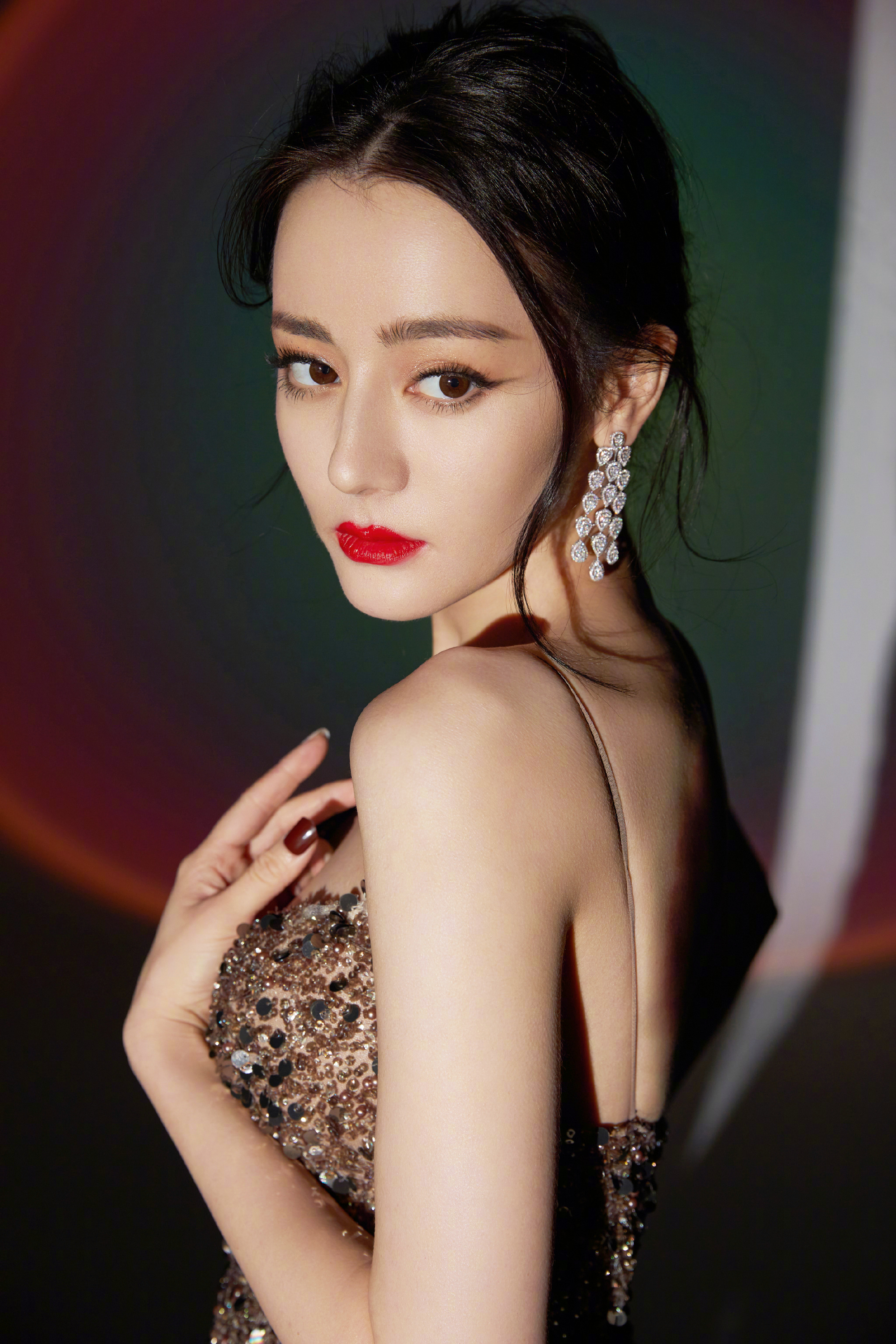 迪丽热巴获2020wetv年度最佳女演员奖