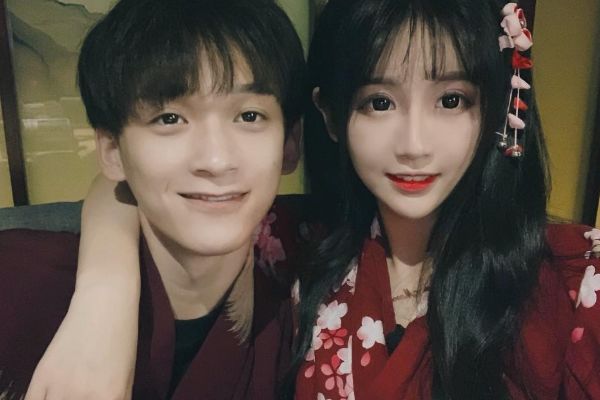 杨清柠王乐乐宣布和解,一家三口拍全家福,毛宸宸再次成背景板!